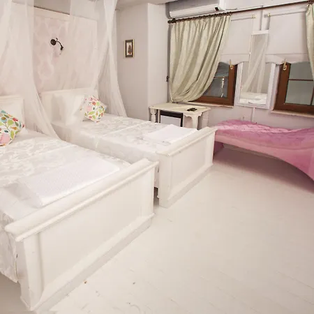 Ξενοδοχείο Iola