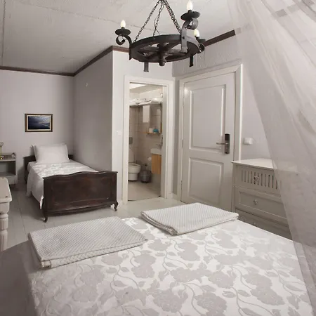 Iola 4* Τένεδος