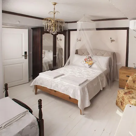 Iola 4* Bozcaada