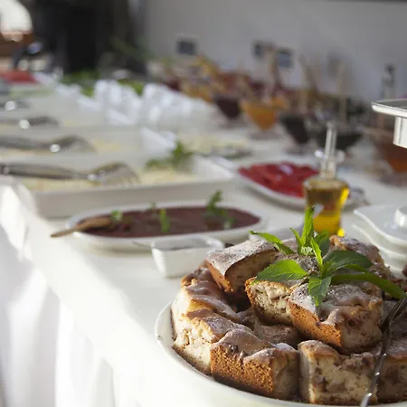 Ξενοδοχείο Iola