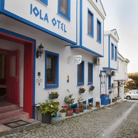 Iola
