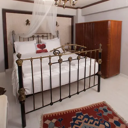 Ξενοδοχείο Iola 4*